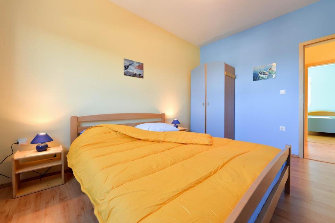 Paklina Apartments Starigrad Paklenica Ngoại thất bức ảnh