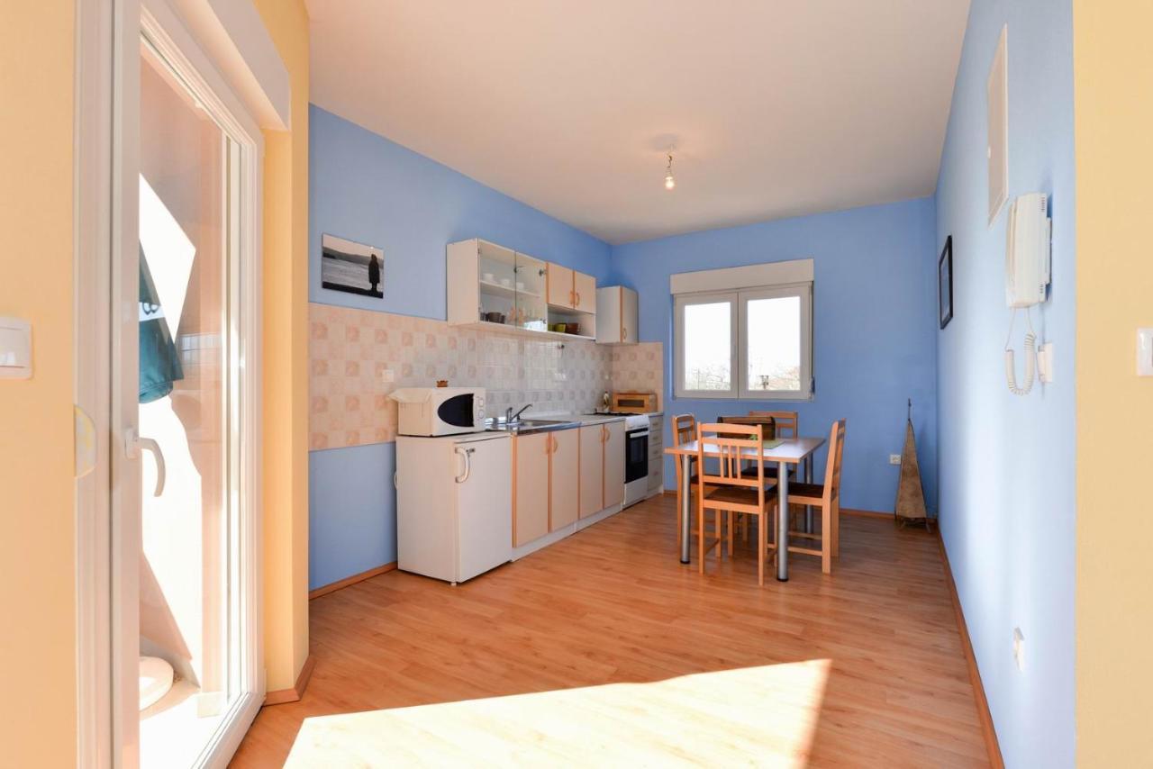 Paklina Apartments Starigrad Paklenica Ngoại thất bức ảnh