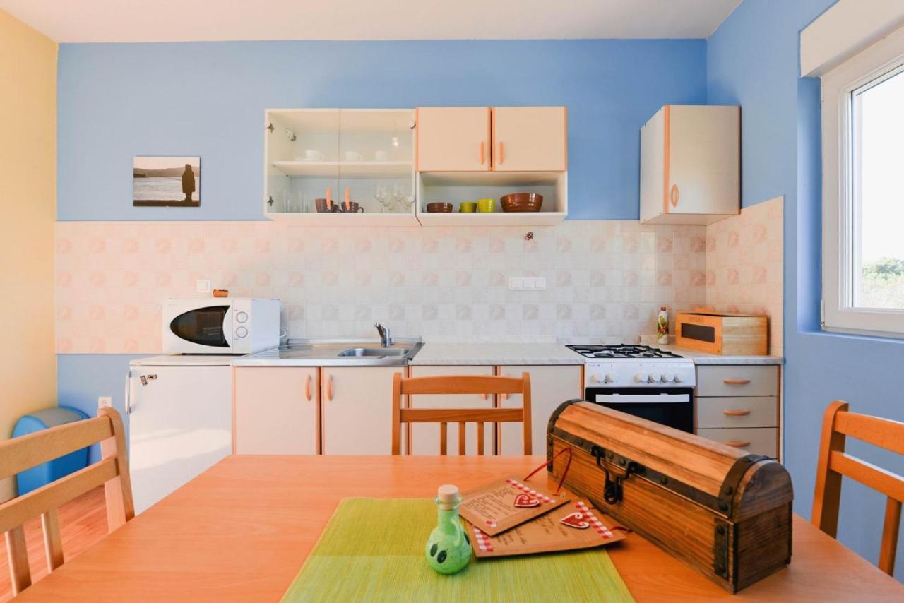 Paklina Apartments Starigrad Paklenica Ngoại thất bức ảnh