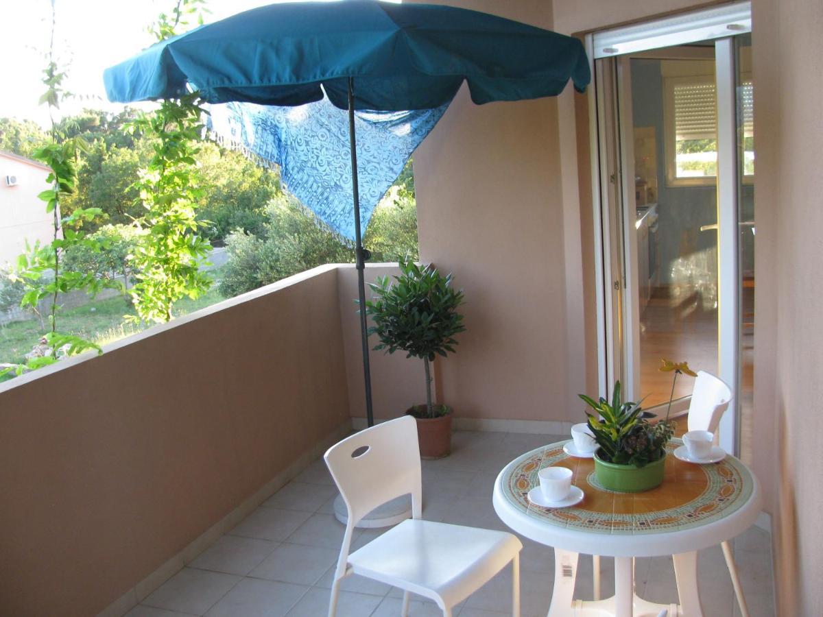 Paklina Apartments Starigrad Paklenica Ngoại thất bức ảnh